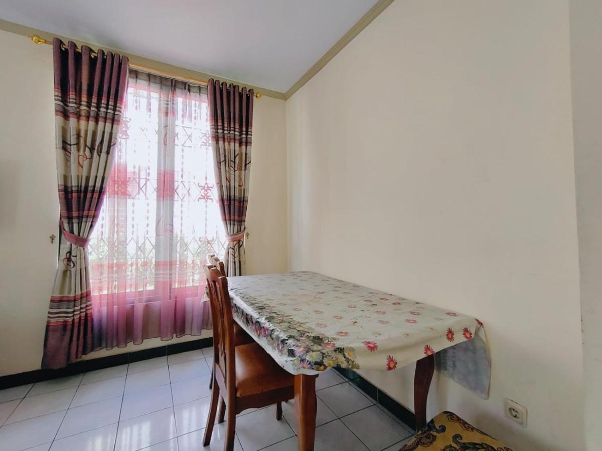 Villa Semesta Cikundul Exterior foto